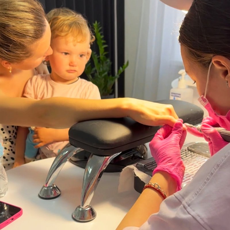 Манікюр з дитиною